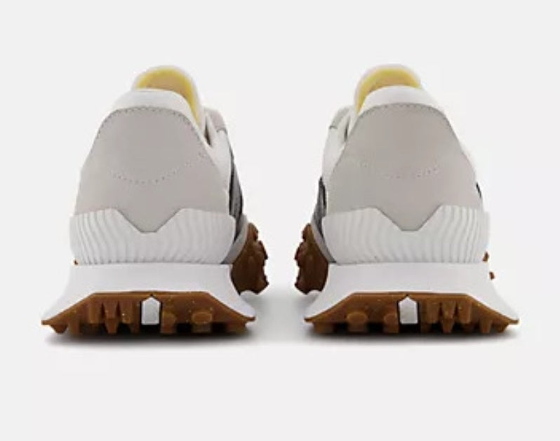 Les baskets New Balance allient style et confort. Leur design classique et leurs matériaux de haute qualité en font un choix idéal pour les amateurs de sneakers.pas cher. Le moins cher.