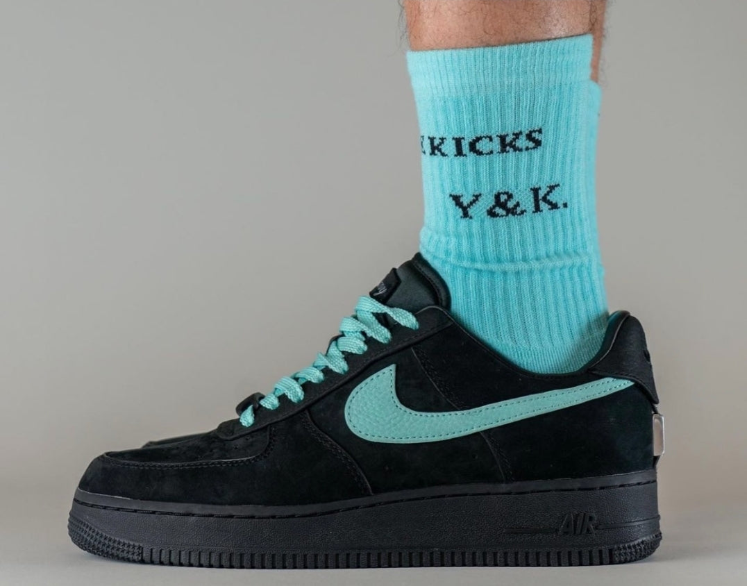 Fruit d’une collaboration inédite entre Nike et la prestigieuse maison de joaillerie Baskets Nike Air Force 1 Low X Tiffany & Co.