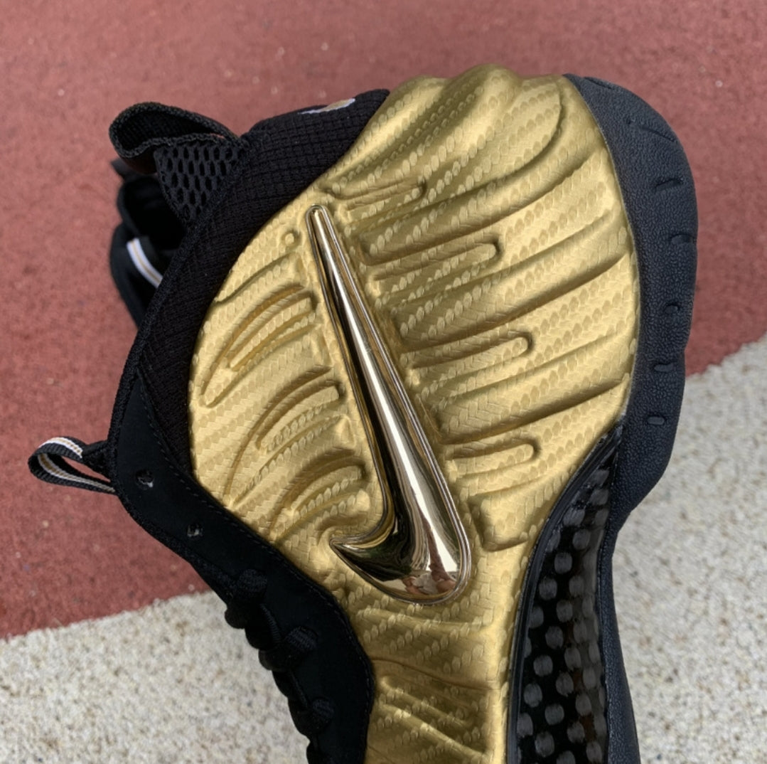 Les baskets Nike Air Foamposite offrent un style emblématique et une performance exceptionnelle.
design distinctif.pas cher . Le moins cher.