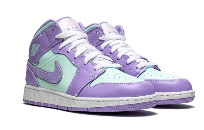 Les baskets Air Jordan 1 offrent un style iconique et une performance légendaire.
 leur design emblématique .pas cher. Le moins cher.