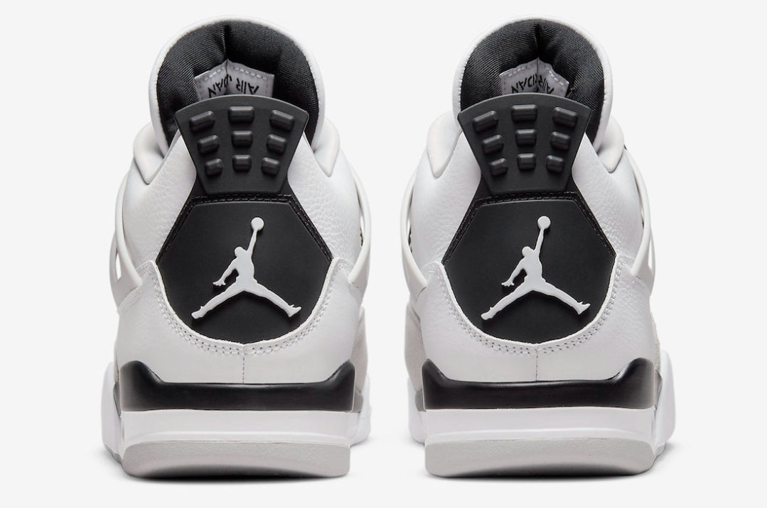 Les baskets Air Jordan 4 offrent un style iconique et une performance remarquable.
leur design distinctif pas cher. le moin cher.