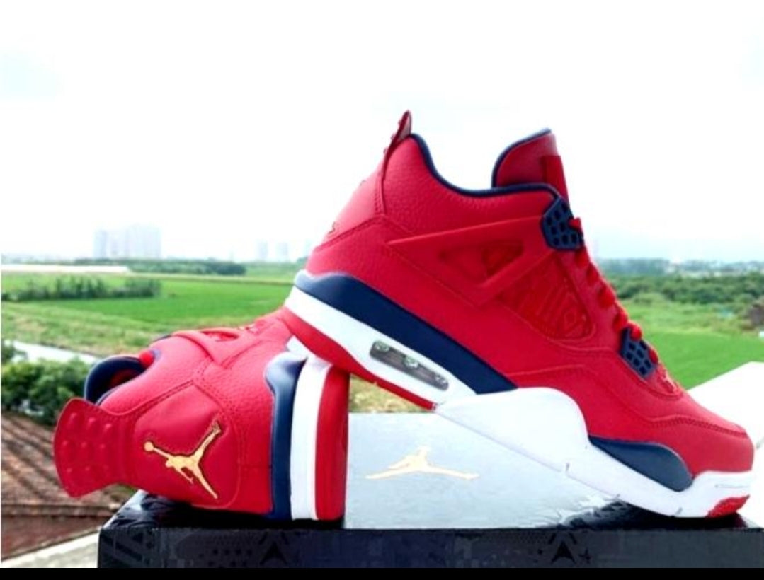 Les baskets Air Jordan 4 offrent un style iconique et une performance remarquable.
leur design distinctif pas cher. le moin cher.