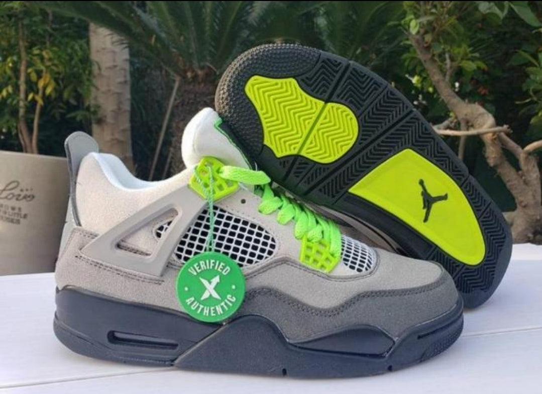 Les baskets Air Jordan 4 offrent un style iconique et une performance remarquable.
leur design distinctif pas cher. le moin cher.