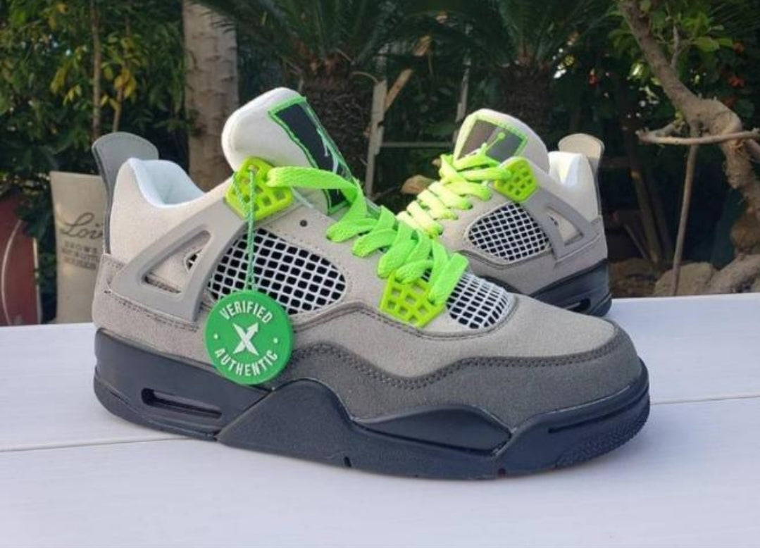 Les baskets Air Jordan 4 offrent un style iconique et une performance remarquable.
leur design distinctif pas cher. le moin cher.