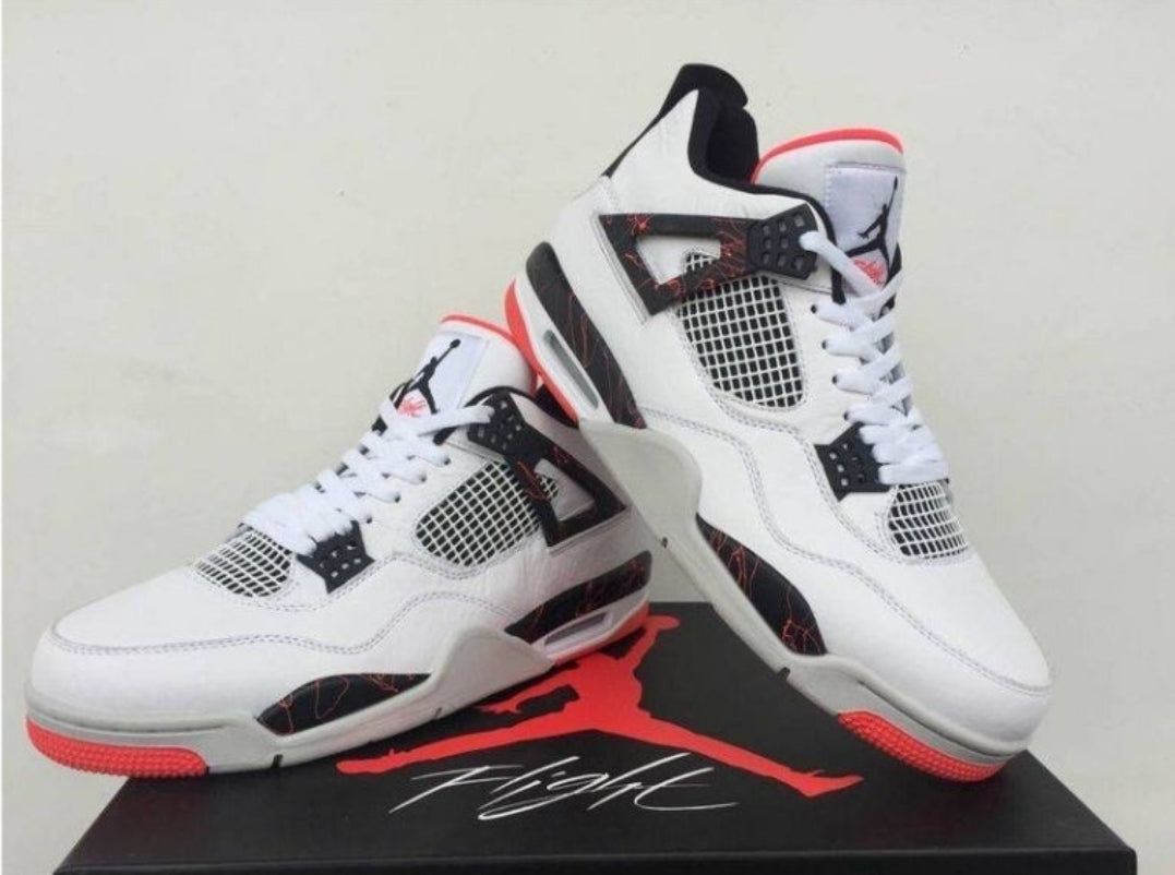 Les baskets Air Jordan 4 offrent un style iconique et une performance remarquable.
leur design distinctif pas cher. le moin cher.