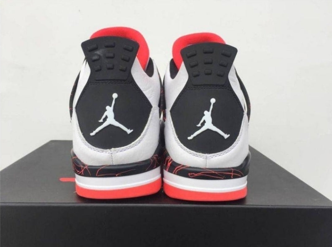 Les baskets Air Jordan 4 offrent un style iconique et une performance remarquable.
leur design distinctif pas cher. le moin cher.