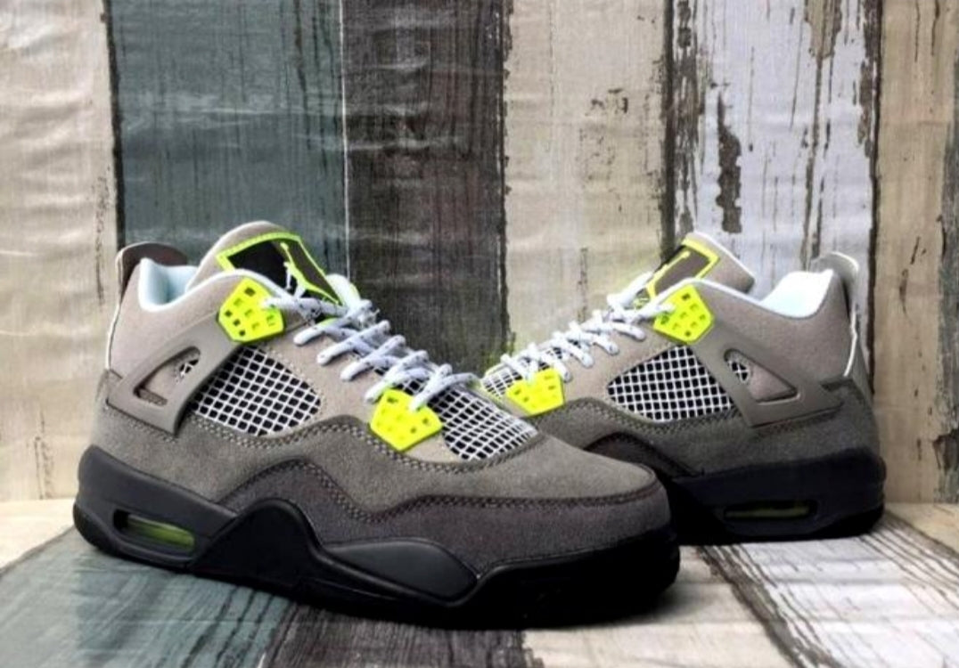 Les baskets Air Jordan 4 offrent un style iconique et une performance remarquable.
leur design distinctif pas cher. le moin cher.