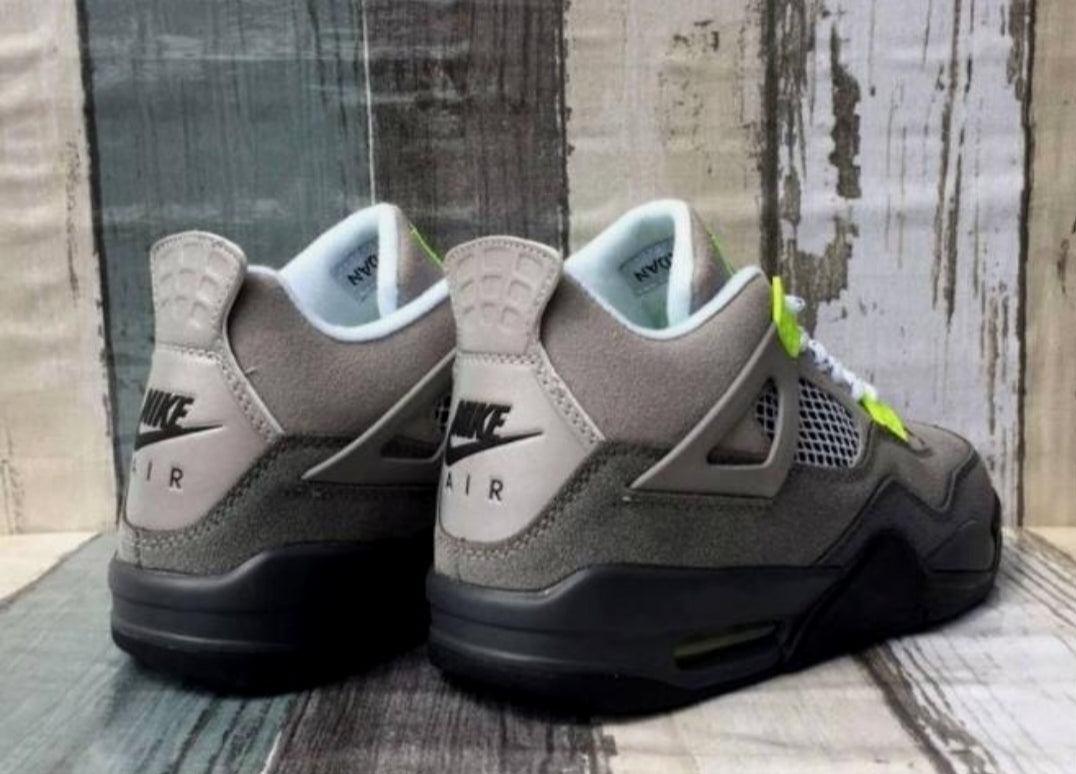 Les baskets Air Jordan 4 offrent un style iconique et une performance remarquable.
leur design distinctif pas cher. le moin cher.