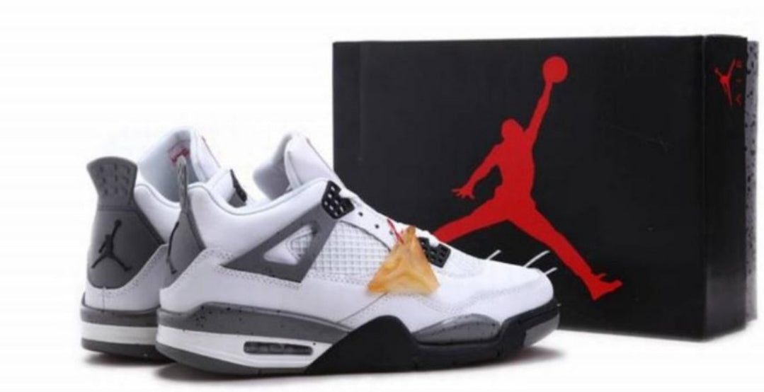 Les baskets Air Jordan 4 offrent un style iconique et une performance remarquable.
leur design distinctif pas cher. le moin cher.