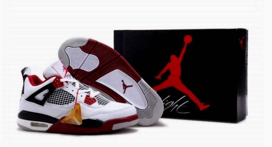 Les baskets Air Jordan 4 offrent un style iconique et une performance remarquable.
leur design distinctif pas cher. le moin cher.