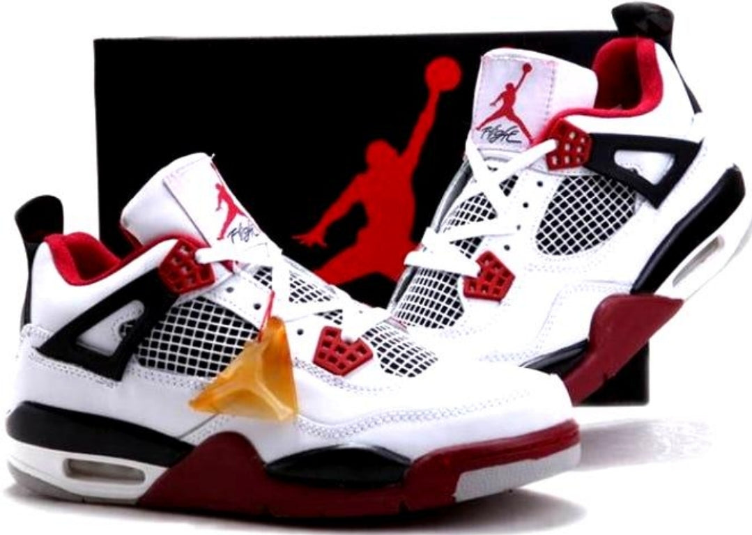 Les baskets Air Jordan 4 offrent un style iconique et une performance remarquable.
leur design distinctif pas cher. le moin cher.
