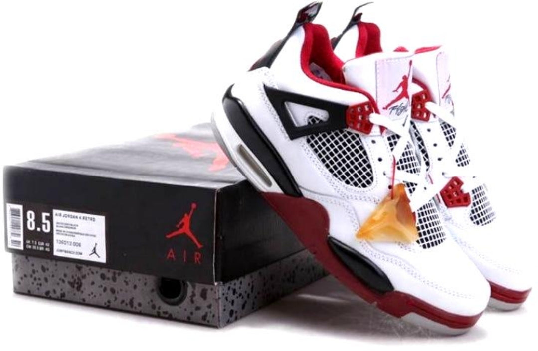 Les baskets Air Jordan 4 offrent un style iconique et une performance remarquable.
leur design distinctif pas cher. le moin cher.