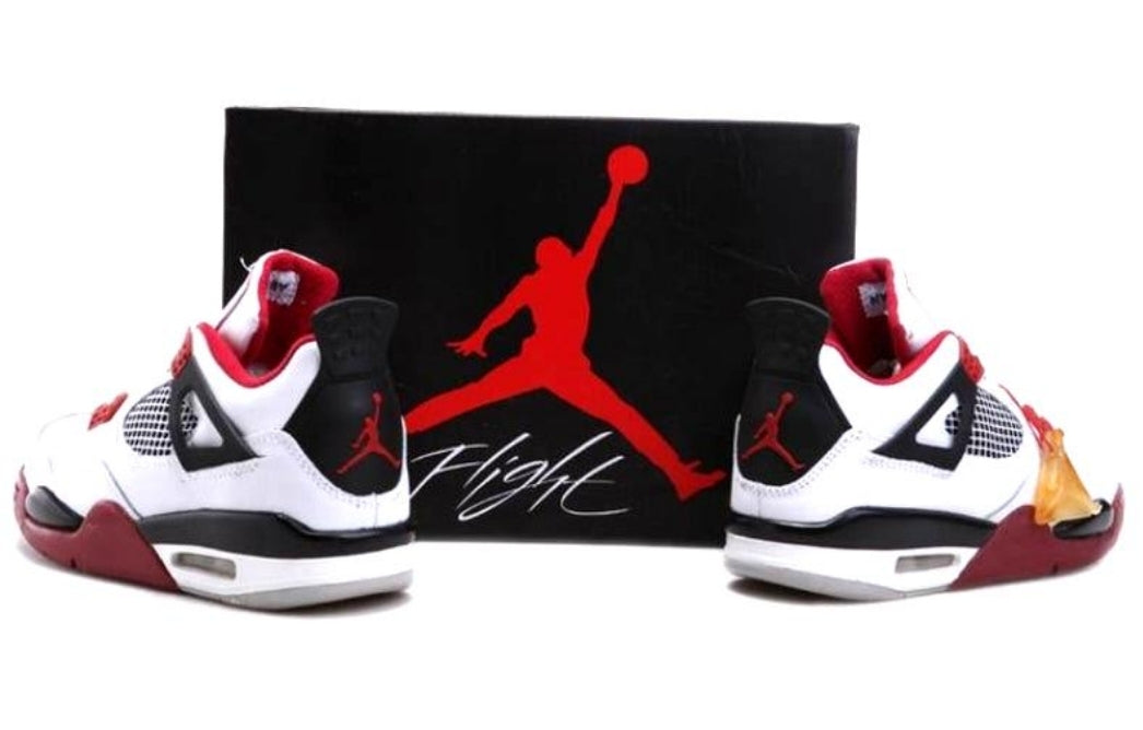 Les baskets Air Jordan 4 offrent un style iconique et une performance remarquable.
leur design distinctif pas cher. le moin cher.