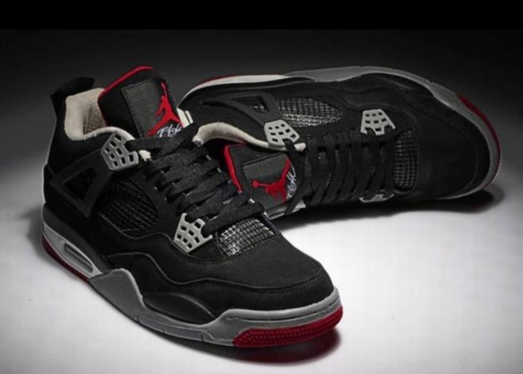 Les baskets Air Jordan 4 offrent un style iconique et une performance remarquable.
leur design distinctif pas cher. le moin cher.