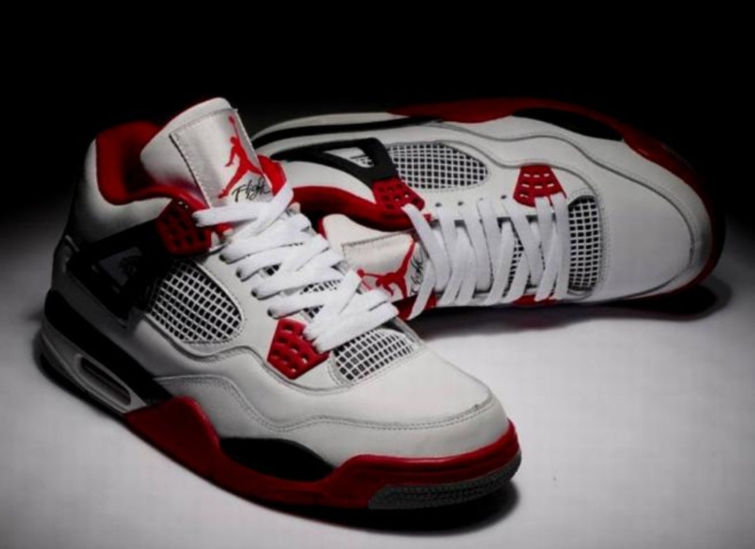 Les baskets Air Jordan 4 offrent un style iconique et une performance remarquable.
leur design distinctif pas cher. le moin cher.