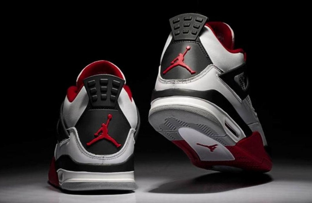Les baskets Air Jordan 4 offrent un style iconique et une performance remarquable.
leur design distinctif pas cher. le moin cher.