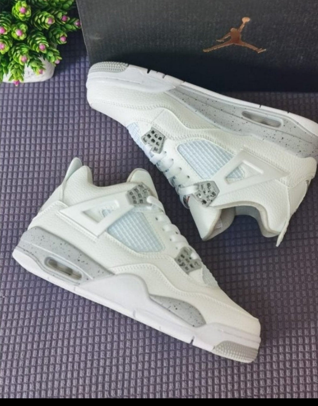 Les baskets Air Jordan 4 offrent un style légendaire et une performance exceptionnelle et unique.pas cher. le moins cher