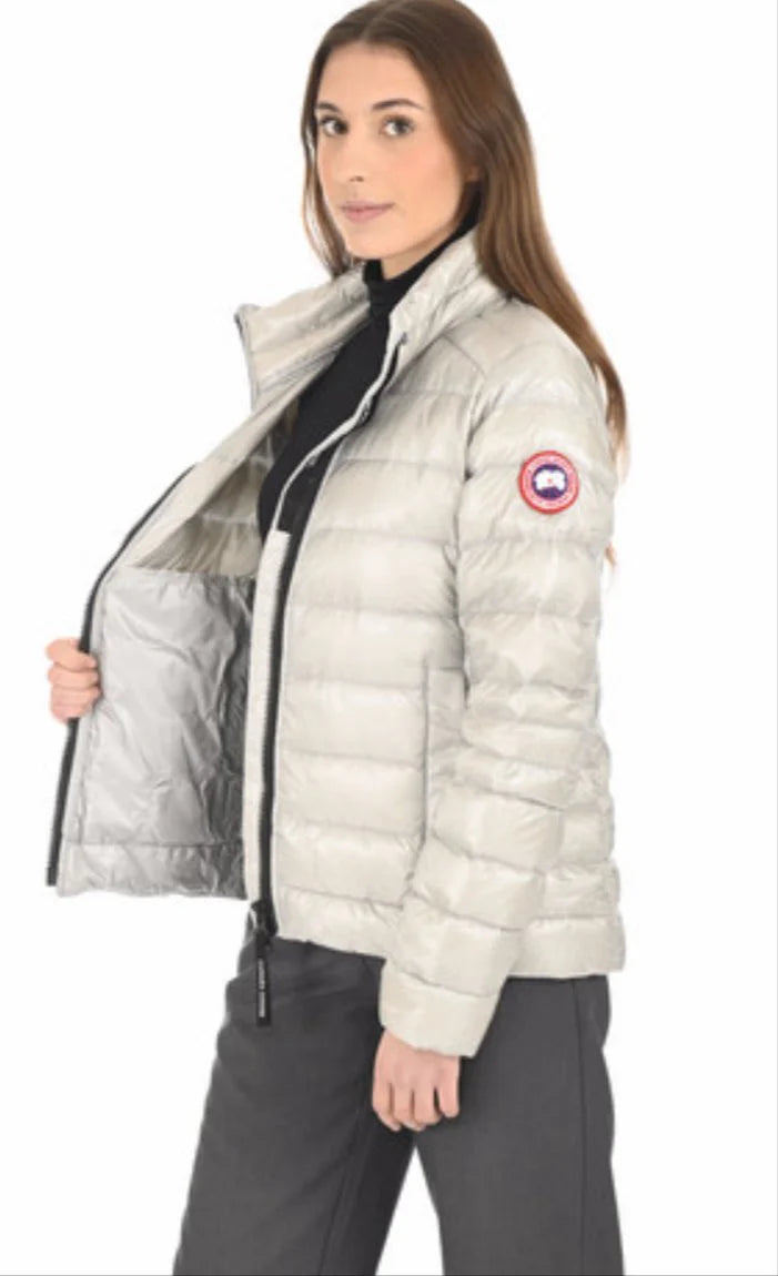 Les doudounes Canada Goose Parka pour femme offrent une isolation exceptionnelle et un style raffiné, parfait pour affronter les climats les plus rigoureux. Au meilleur prix