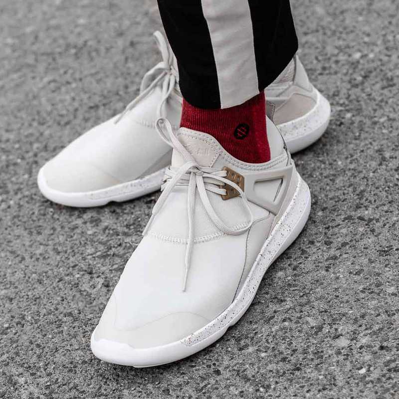 Les baskets Air Jordan 89 Fly offrent un style emblématique et une performance exceptionnelle.