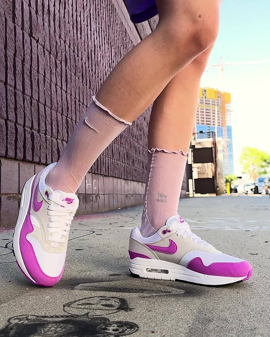 Avec les Nike Air Max LTD 3 femme, la marque continue de repousser les limites, offrant des sneakers qui combinent confort, style et durabilité.