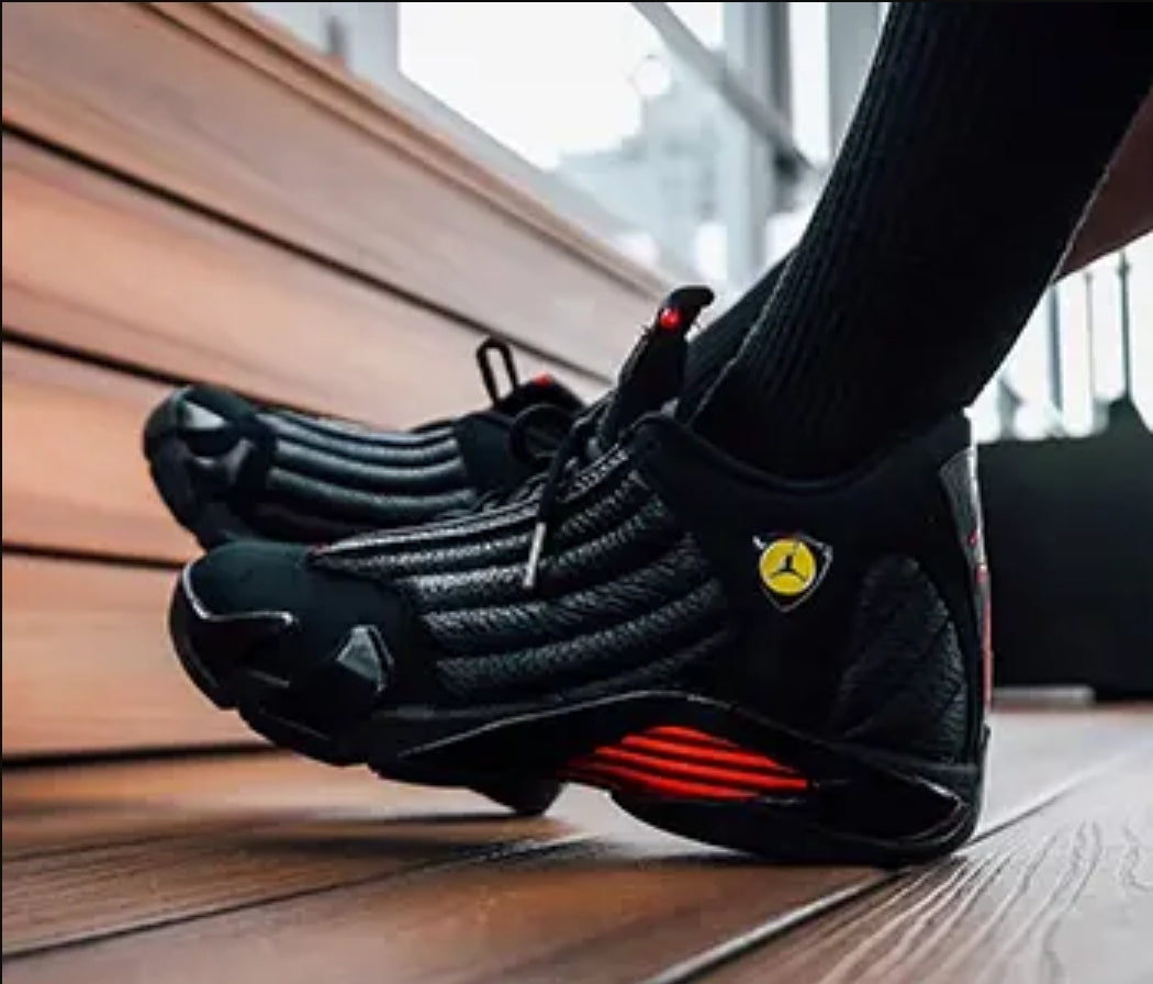 Les baskets Air Jordan 14 offrent un style emblématique et une performance remarquable.
 leur design distinctif et l'utilisation de matériaux. Baskets pas Cher. Le moins cher.