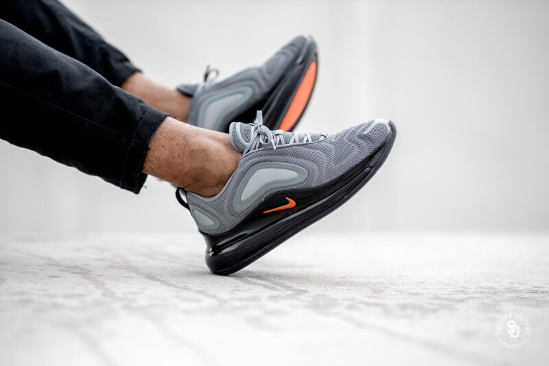 Les baskets Nike Air Max 720N allient un design futuriste et un confort maximal. Leur esthétique audacieuse et leurs matériaux de haute qualité. Pas cher. Le moins cher.