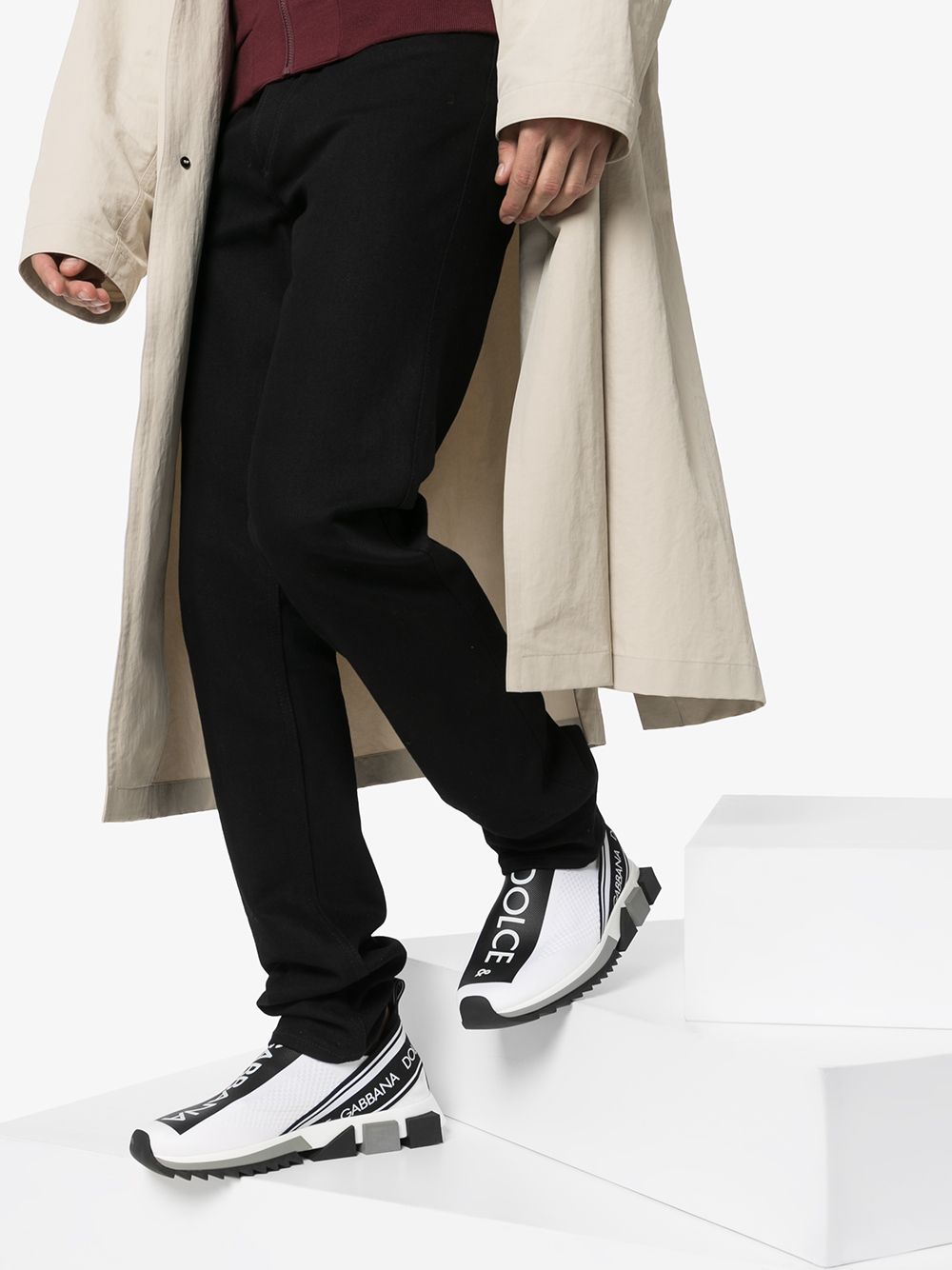 Les baskets sneakers Dolce & Gabbana incarnent un style emblématique et un luxe italien.
 leur design élégant.pas cher . Le moins cher.