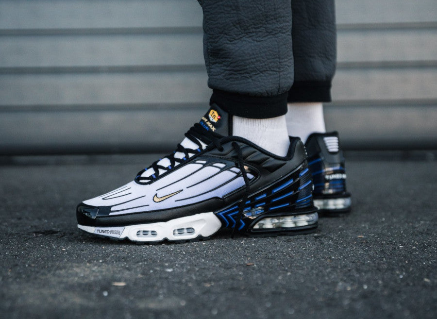 Les Baskets Nike TN air max Plus 3 incarnent un style emblématique et une performance supérieure.
Par ailleurs, leur design distinctif et leur utilisation