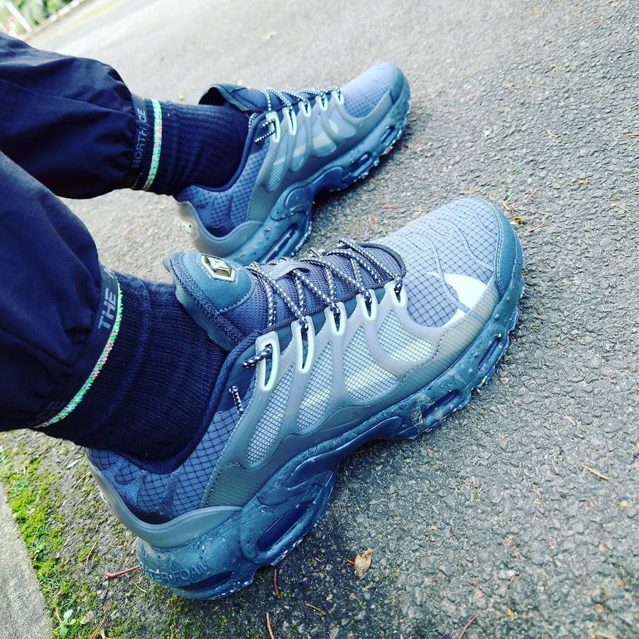 Les baskets Nike TN Air Max Terrascape Plus offrent un style polyvalent et une performance robuste.
 design distinctif.pas cher.le moins cher.