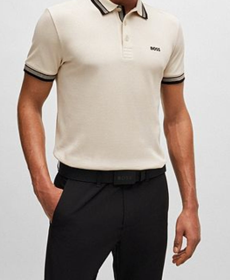 Les polos Hugo Boss pour homme reflètent l’élégance raffinée et le savoir-faire emblématique de la maison italienne. Au meilleur prix