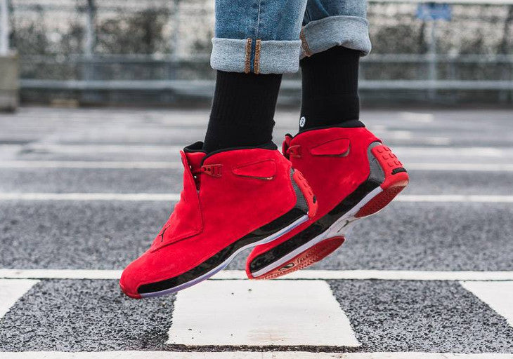 Les baskets Air Jordan 18 offrent un style emblématique et une performance exceptionnelle.
design distinctif.pas cher. Le moins cher.