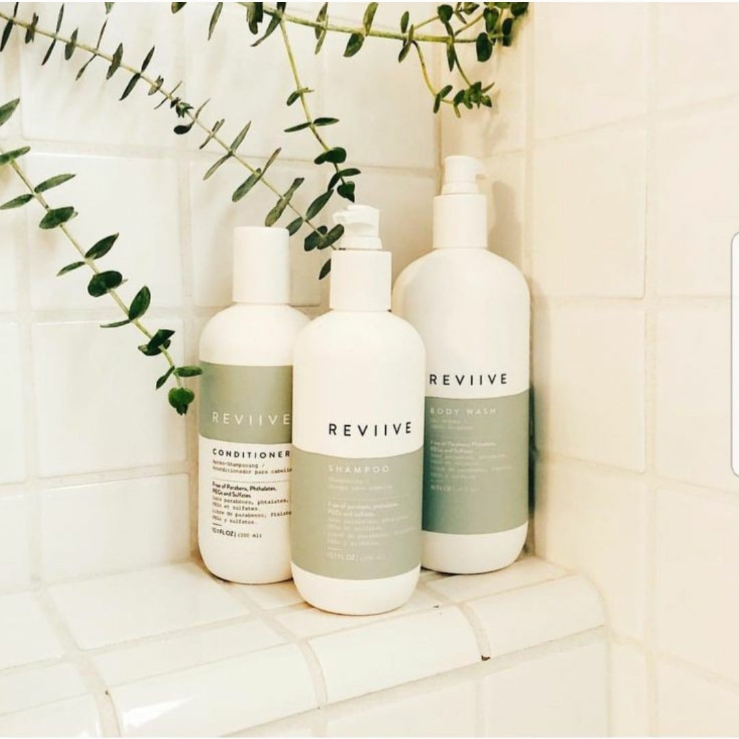 La gamme Reviive Ariix est spécialement formulée pour offrir des soins S.P.A. qui allient pureté, performance et bien-être au quotidien.