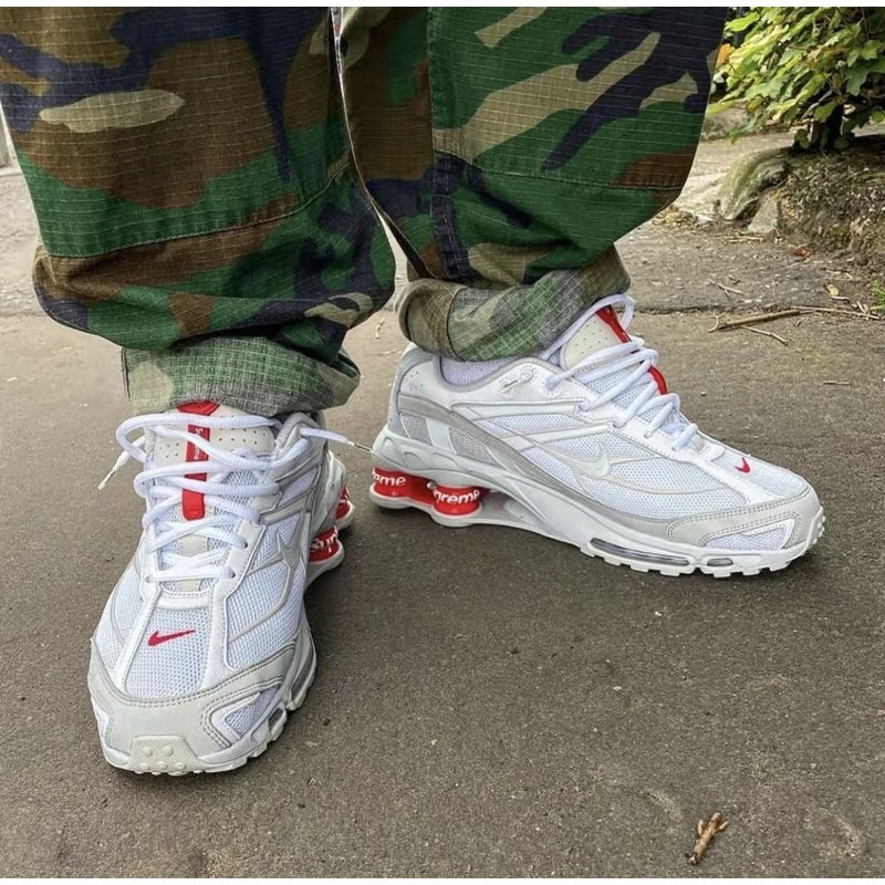 Les baskets Nike Shox Ride 2 Supreme X allient style audacieux et performance exceptionnelle. Pas cher. Le moins cher.