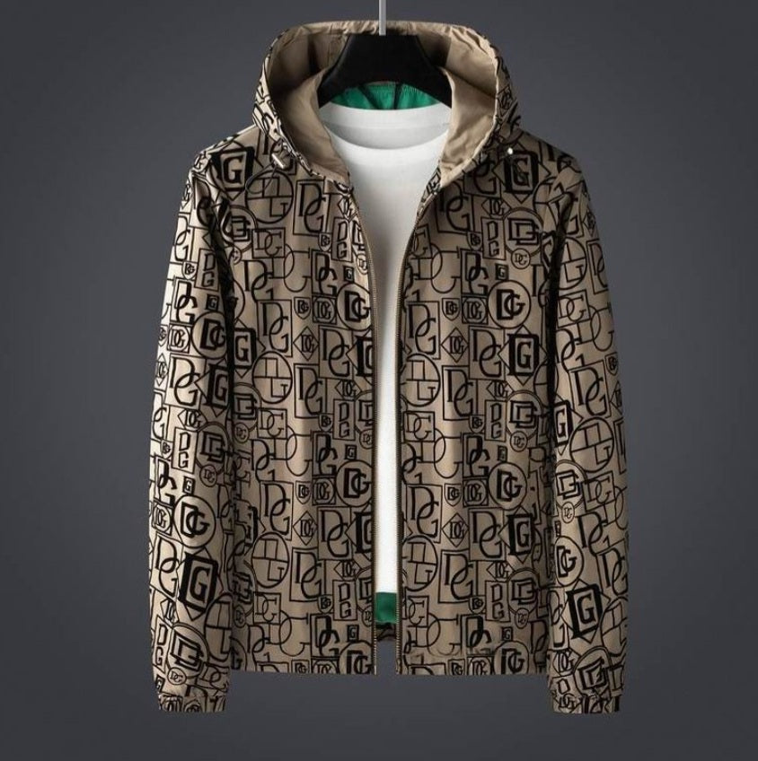 Profitez du mélange parfait de style et de fonctionnalité avec les vestes Dolce Gabbana, conçus pour ceux qui recherchent l'excellence en termes de confort et de performance.