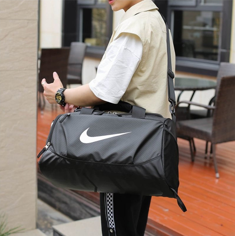 Chez Yourstyles.fr, nous avons sélectionné une collection exceptionnelle de sacs scolaires qui allient.
Design, confort et robustesse, pour répondre aux besoins des élèves tout en reflétant leur style personnel.