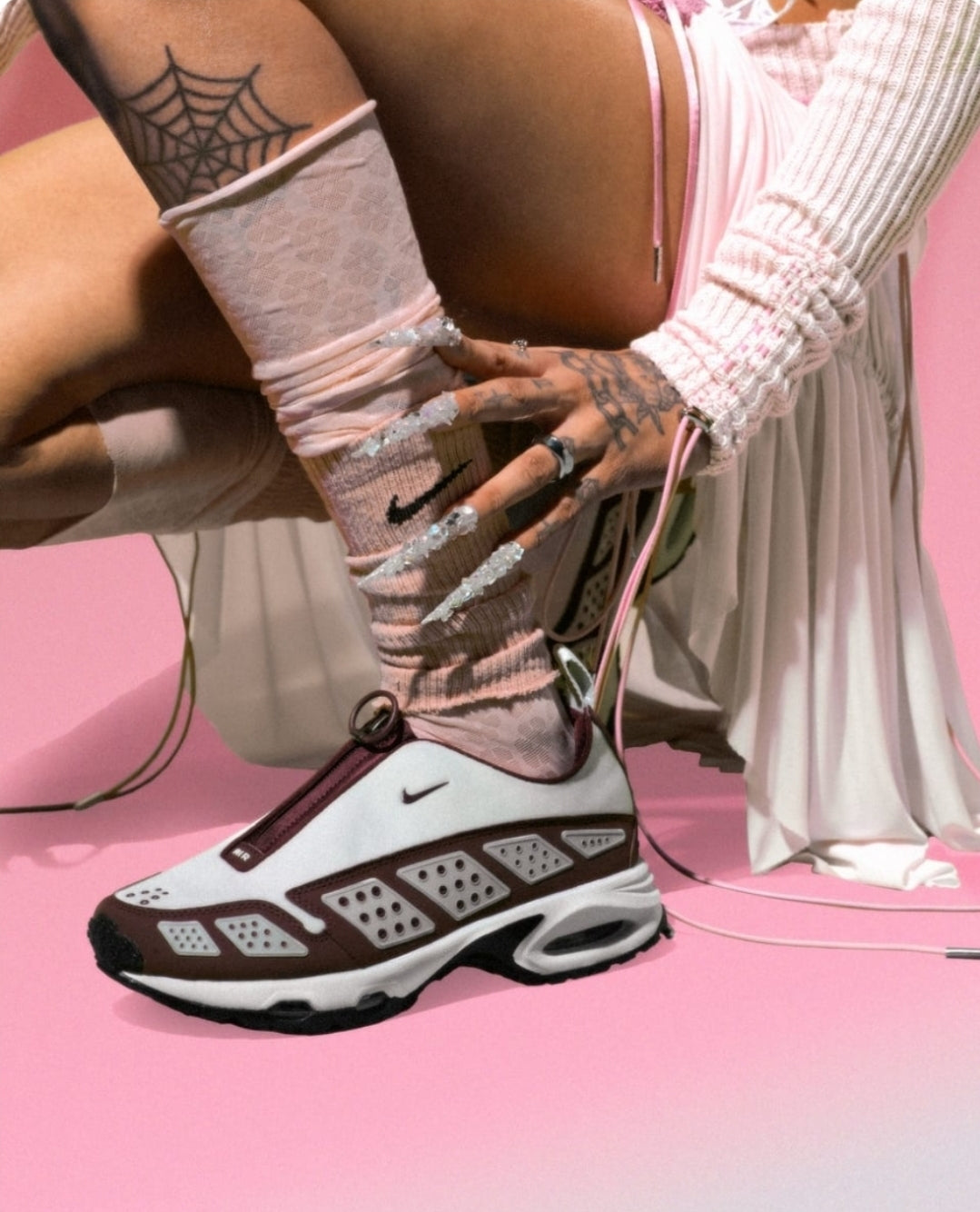 Les baskets Nike Air Max Sndr combinent un style contemporain avec une performance exceptionnelle. Design avant-gardiste