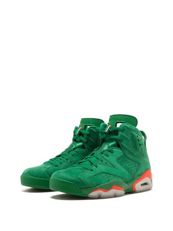 Les  baskets Air Jordan 6 Retro "Pantone" Femme permettent de personnaliser votre style tout en bénéficiant d’un confort supérieur.