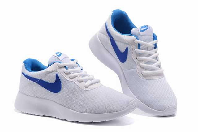 Les baskets Nike Tanjun Femme sont un témoignage de l'engagement de Nike à combiner style et innovation.