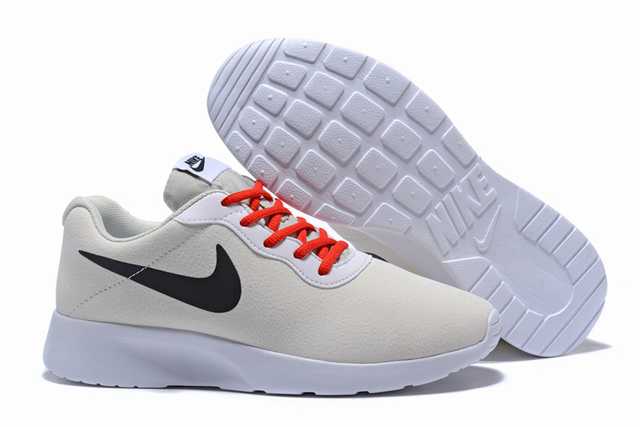 Les baskets Nike Tanjun Femme sont un témoignage de l'engagement de Nike à combiner style et innovation.