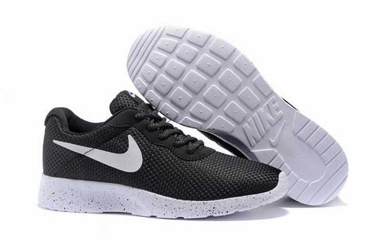 Les baskets Nike Tanjun Femme sont un témoignage de l'engagement de Nike à combiner style et innovation.