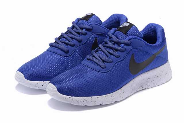 Les baskets Nike Tanjun Femme sont un témoignage de l'engagement de Nike à combiner style et innovation.