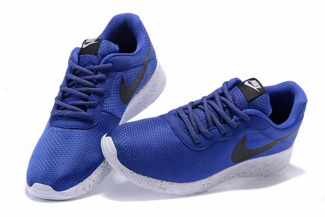 Les baskets Nike Tanjun Femme sont un témoignage de l'engagement de Nike à combiner style et innovation.