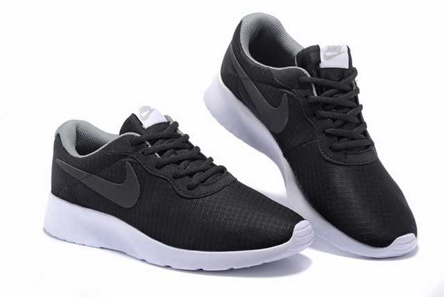 Baskets Nike Tanjun Femme