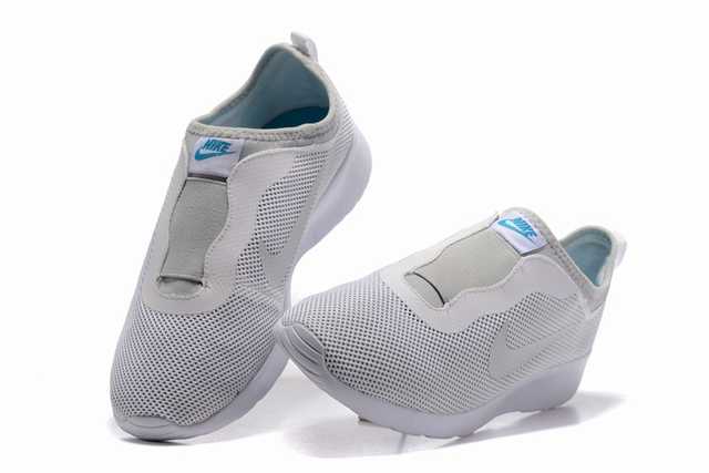 Les baskets Nike Tanjun Femme sont un témoignage de l'engagement de Nike à combiner style et innovation.