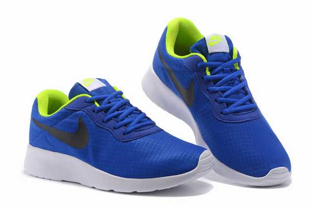 Les baskets Nike Tanjun Femme sont un témoignage de l'engagement de Nike à combiner style et innovation.