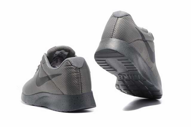 Les baskets Nike Tanjun Femme sont un témoignage de l'engagement de Nike à combiner style et innovation.