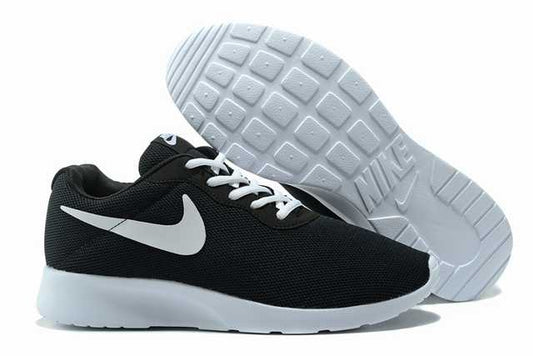 Les baskets Nike Tanjun Femme sont un témoignage de l'engagement de Nike à combiner style et innovation.