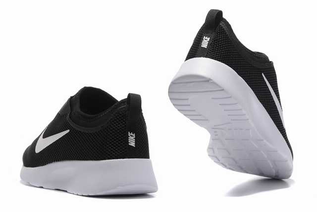 Les baskets Nike Tanjun Femme sont un témoignage de l'engagement de Nike à combiner style et innovation.