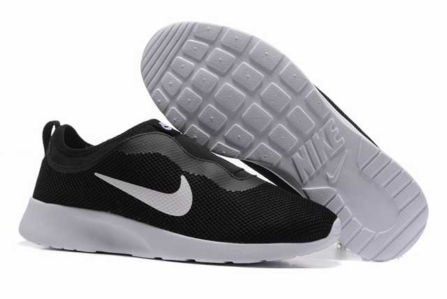 Les baskets Nike Tanjun Femme sont un témoignage de l'engagement de Nike à combiner style et innovation.