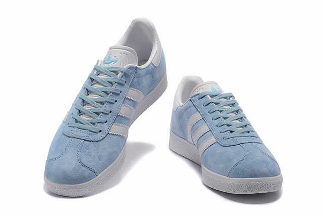 Les Adidas Gazelle Femme allient un style emblématique à une performance exceptionnelle.